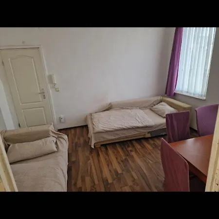 Doppelzimmer Mit Kueche 2gh 크레펠트